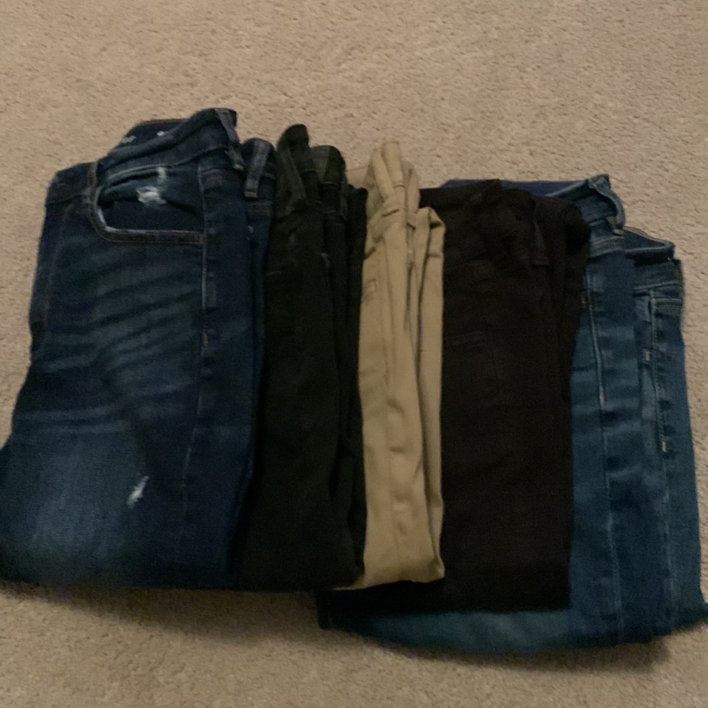 Bundle of 6 Womens American Eagle jeans/khakis.